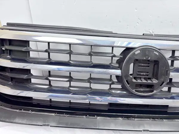 3CM853651M  2020 2021 2022 2023 VW ATLAS CROSS SPORT  FRONT OEM GRILLE - Image 7