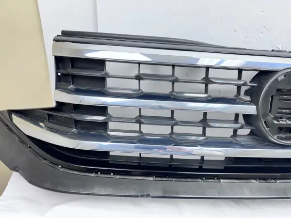 3CM853651M  2020 2021 2022 2023 VW ATLAS CROSS SPORT  FRONT OEM GRILLE - Image 8