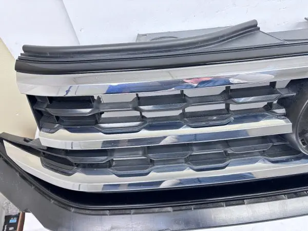3CM853651M  2020 2021 2022 2023 VW ATLAS CROSS SPORT  FRONT OEM GRILLE - Image 10