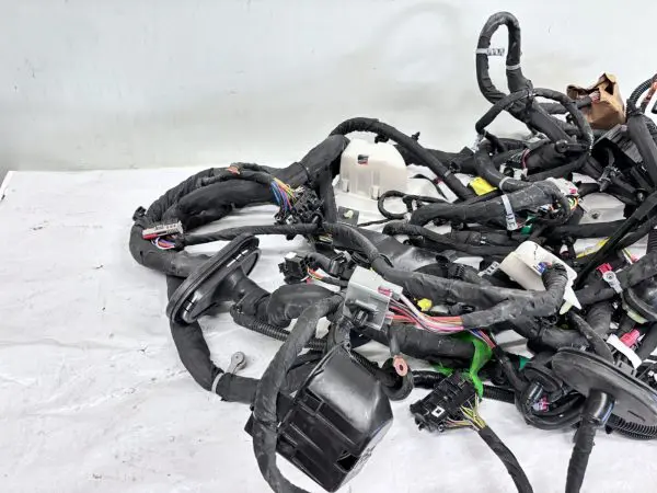 OEM 2020 CHEVY EQUINOX 2.0L 4 CYL MAIN WIRE HARNESS 84780793 - Image 11