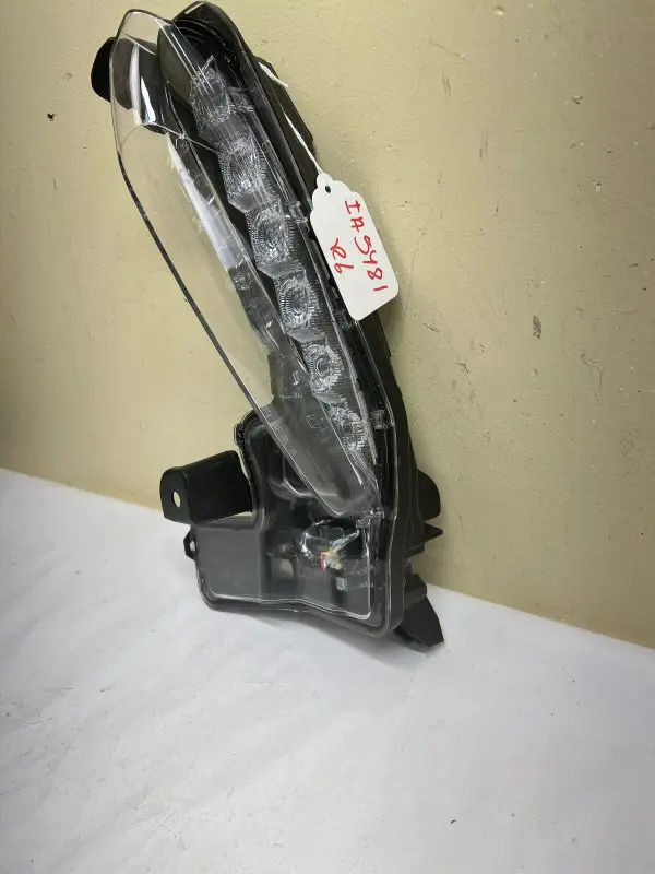 NICE ALL TABS 2017 2018 2019 TOYOTA COROLLA LED FRONT LEFT OEM FOG LIGHT - Image 6