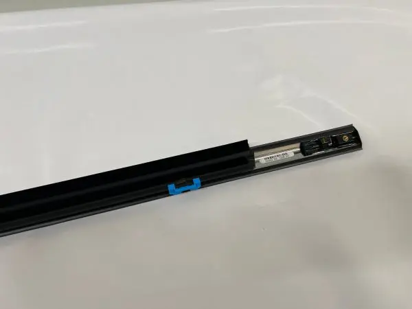84842463 2019-2022 2023 chevy silverado 1500 front right door belt molding oem - Image 8