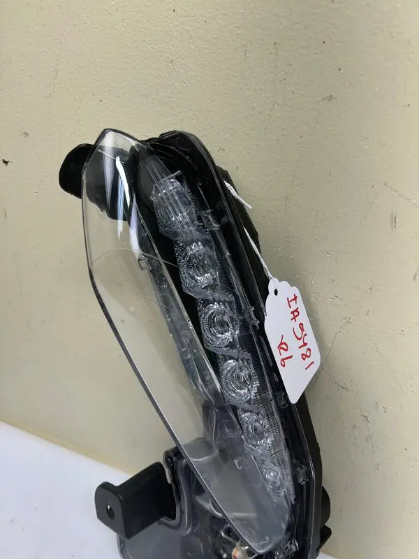NICE ALL TABS 2017 2018 2019 TOYOTA COROLLA LED FRONT LEFT OEM FOG LIGHT - Image 7
