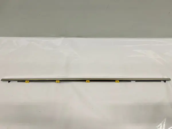 75720-0e100 2020-2022 2023 toyota highlander front left door belt molding oem