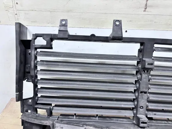 2019 2020 2021 2022 2023 CHEVY SILVERADO 1500 OEM RADIATOR SHUTTER 84652495 - Image 6