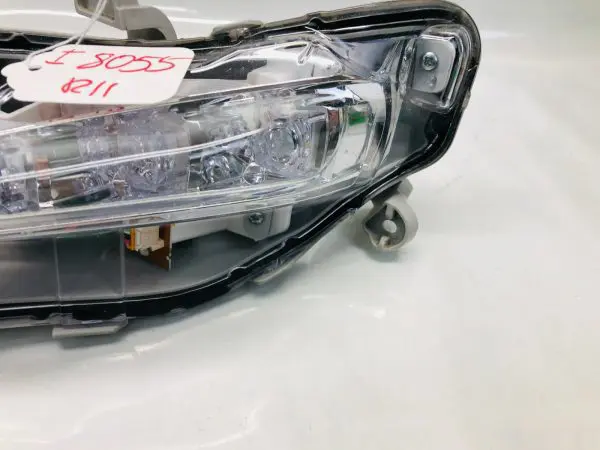 2017 2018 2019 TOYOTA COROLLA LED FRONT LEFT OEM RUNNING LIGHT FOG LIGHT - Image 4