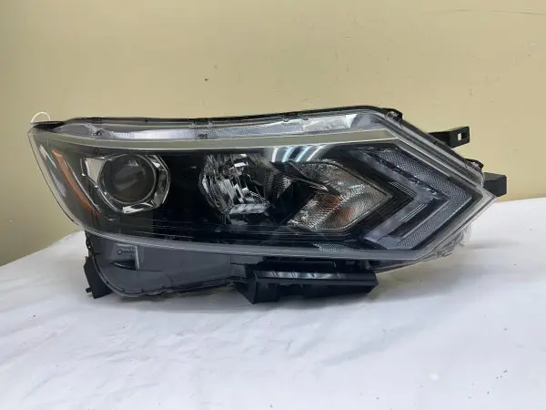 2020 2021 2022 NISSAN ROGUE SPORT HALOGEN LED FRONT RIGHT OEM HEADLIGHT - Image 2