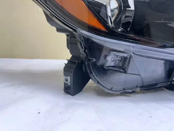 2020 2021 2022 NISSAN ROGUE SPORT HALOGEN LED FRONT RIGHT OEM HEADLIGHT - Image 9