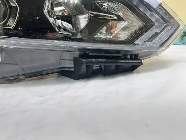 2020 2021 2022 NISSAN ROGUE SPORT HALOGEN LED FRONT RIGHT OEM HEADLIGHT - Image 10
