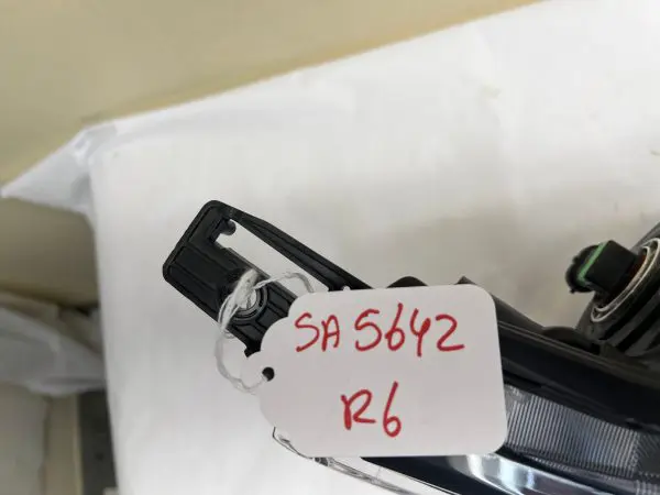 2020 2021 2022 NISSAN ROGUE SPORT HALOGEN LED FRONT RIGHT OEM HEADLIGHT - Image 12