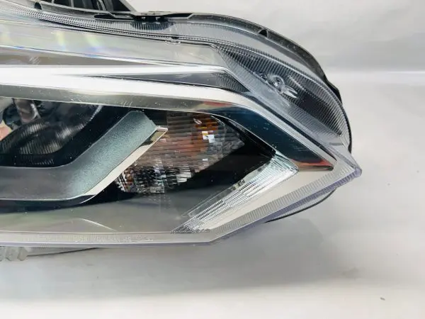 260106LB0A  2020 2021 2022 NISSAN SENTRA HALOGEN FRONT RIGHT OEM HEADLIGHT - Image 2