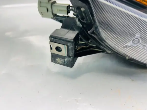 260106LB0A  2020 2021 2022 NISSAN SENTRA HALOGEN FRONT RIGHT OEM HEADLIGHT - Image 5