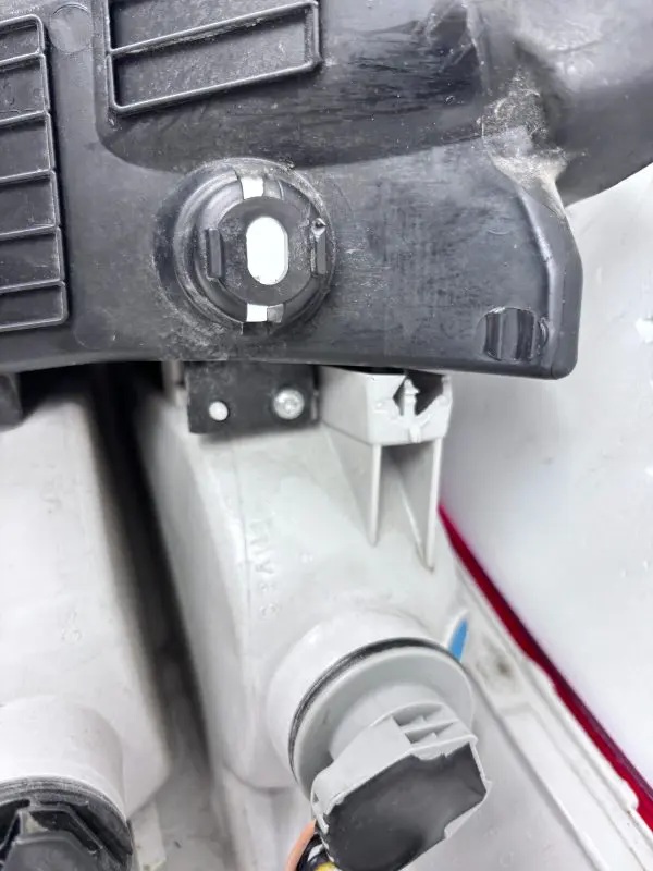 CJ5Z13405E  2013 2014 2015 2016 FORD ESCAPE LED REAR LEFT OUTER OEM TAIL LIGHT - Image 19
