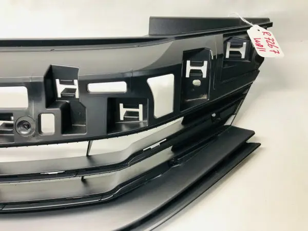 71121T2FXA5 2016 2017 HONDA ACCORD SEDAN FRONT OEM GRILLE BASE - Image 3