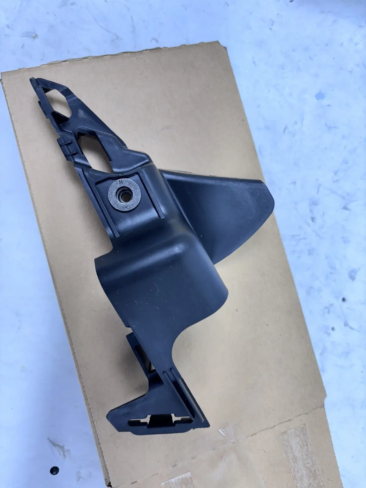 92243318 2010 2011 2012 2013 2014 2015 CHEVY CAMARO FRONT BUMPER OEM BRACKET - Image 5