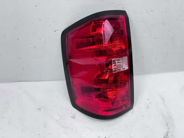 2016 2017 2018 2019 CHEVY SILVERADO HALOGEN REAR LEFT CAPA TAIL LIGHT