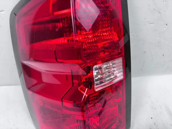 2016 2017 2018 2019 CHEVY SILVERADO HALOGEN REAR LEFT CAPA TAIL LIGHT - Image 7