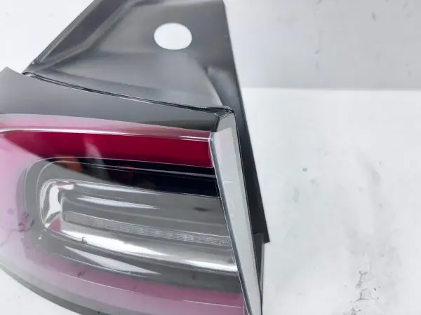 2017 2018 2019 2020 2021 TESLA MODEL 3 Y LED 3 PINS REAR LEFT OEM TAIL LIGHT - Image 3