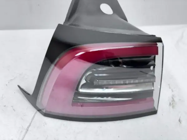 2017 2018 2019 2020 2021 TESLA MODEL 3 Y LED 3 PINS REAR LEFT OEM TAIL LIGHT - Image 9