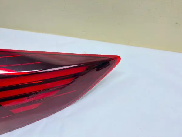 92402-F2510  2019 2020 HYUNDAI ELANTRA SEDAN REAR RIGHT OEM TAIL LIGHT - Image 3