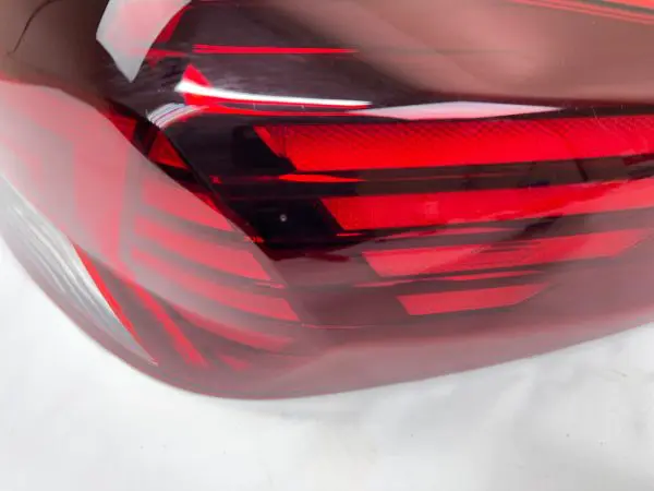 92402-F2510  2019 2020 HYUNDAI ELANTRA SEDAN REAR RIGHT OEM TAIL LIGHT - Image 7