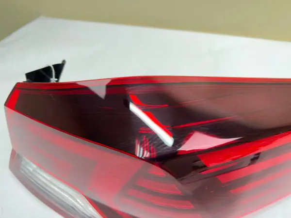 92402-F2510  2019 2020 HYUNDAI ELANTRA SEDAN REAR RIGHT OEM TAIL LIGHT - Image 9