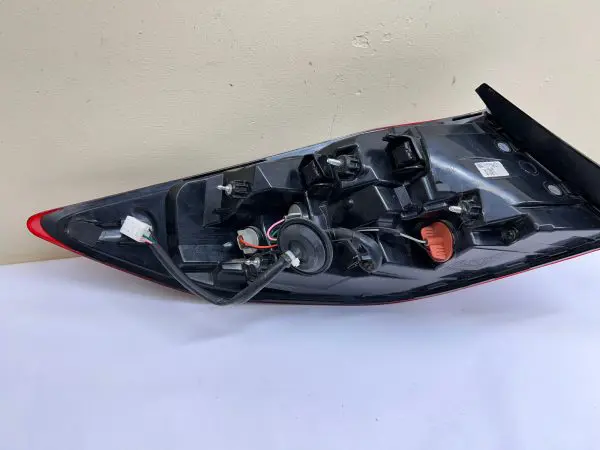 92402-F2510  2019 2020 HYUNDAI ELANTRA SEDAN REAR RIGHT OEM TAIL LIGHT - Image 14