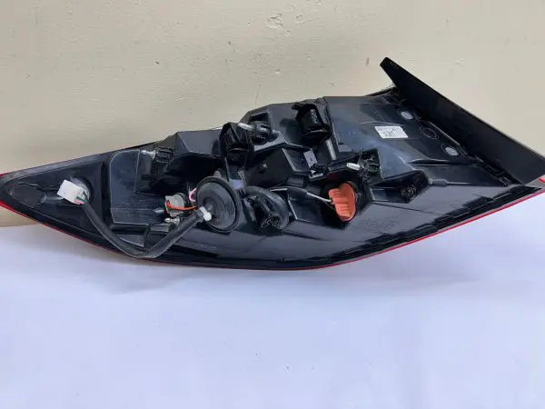 92402-F2510  2019 2020 HYUNDAI ELANTRA SEDAN REAR RIGHT OEM TAIL LIGHT - Image 15