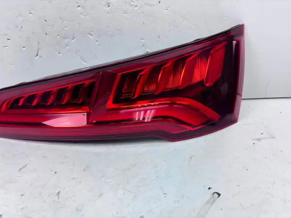 80A945094A 2018 2019 2020 AUDI Q5 SQ5 LED REAR RIGHT OEM TAIL LIGHT - Image 2