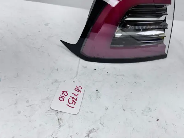 2017 2018 2019 2020 2021 TESLA MODEL 3 Y LED 3 PINS REAR LEFT OEM TAIL LIGHT - Image 10