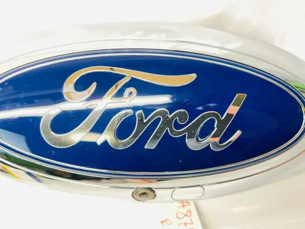 JL1B8B262AD 2018 2019 2020 FORD EXPEDITION FRONT OEM GRILLE EMBLEM CAMERA WASHER - Image 2