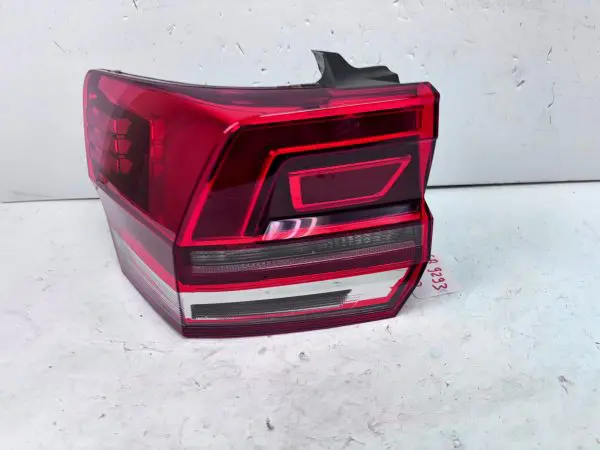 NICE 3CN945095B  2018 2019 2020 VW ATLAS LED REAR LEFT OEM TAIL LIGHT - Image 3