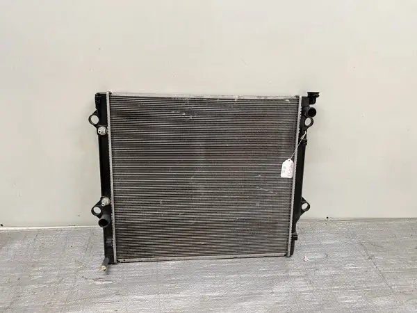 Cooling Radiator 2007-2010 2011 2012 2013 2014 Toyota FJ Cruiser OEM genuine
