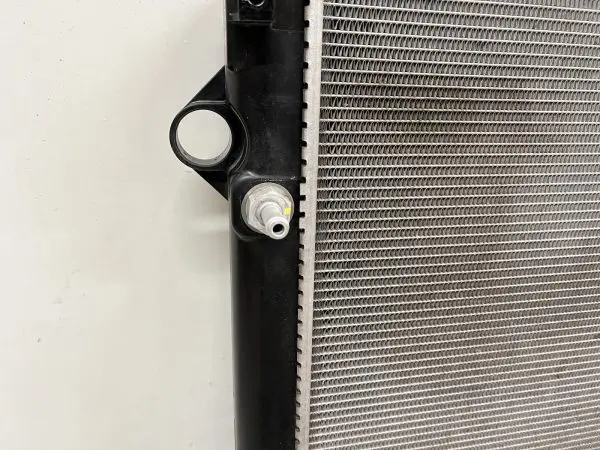 Cooling Radiator 2007-2010 2011 2012 2013 2014 Toyota FJ Cruiser OEM genuine - Image 3