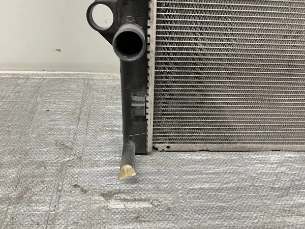 Cooling Radiator 2007-2010 2011 2012 2013 2014 Toyota FJ Cruiser OEM genuine - Image 5