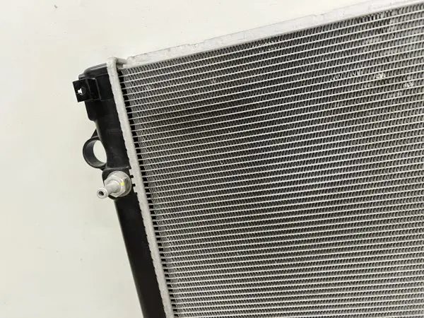Cooling Radiator 2007-2010 2011 2012 2013 2014 Toyota FJ Cruiser OEM genuine - Image 7