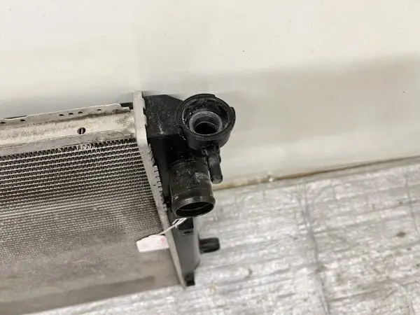 Cooling Radiator 2007-2010 2011 2012 2013 2014 Toyota FJ Cruiser OEM genuine - Image 9