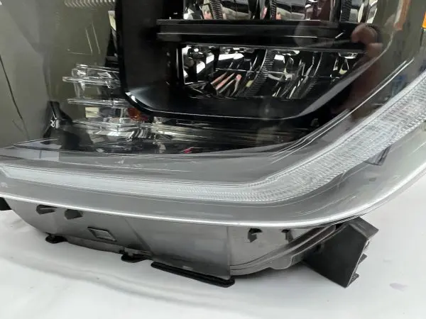 2018 2019 2020 2021 toyota tundra led black bezel front left oem headlight - Image 9