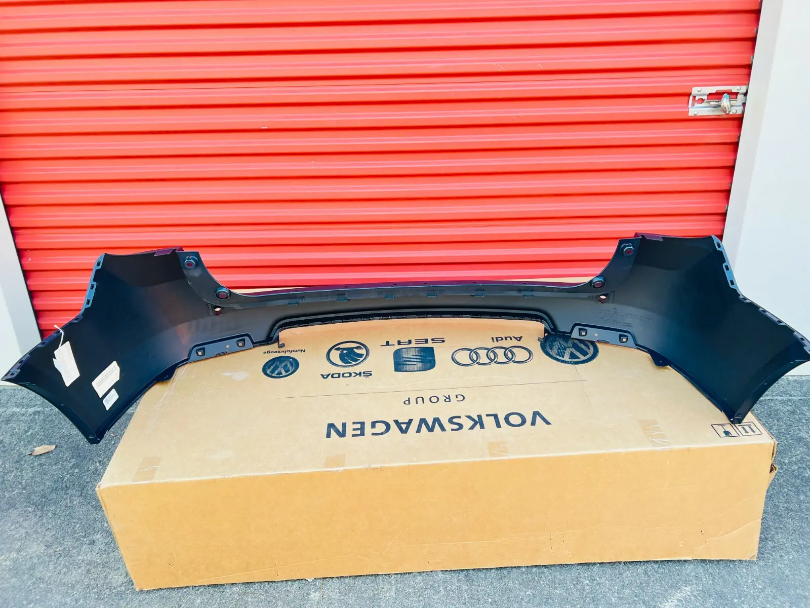 20983210 2016 2017 CHEVY EQUINOX REAR OEM BUMPER COVER GENUINE NEW - Image 12