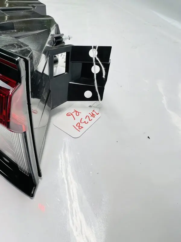 68421122AD  2021 2022 2023 JEEP GRAND CHEROKEE  LED REAR LEFT OEM TAIL LIGHT - Image 4