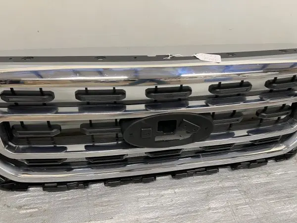 2021 2022 2023 FORD F150 CHROME FRONT OEM GRILLE GENUINE ML348200CFSMAS damaged - Image 6