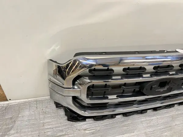 2021 2022 2023 FORD F150 CHROME FRONT OEM GRILLE GENUINE ML348200CFSMAS damaged - Image 7
