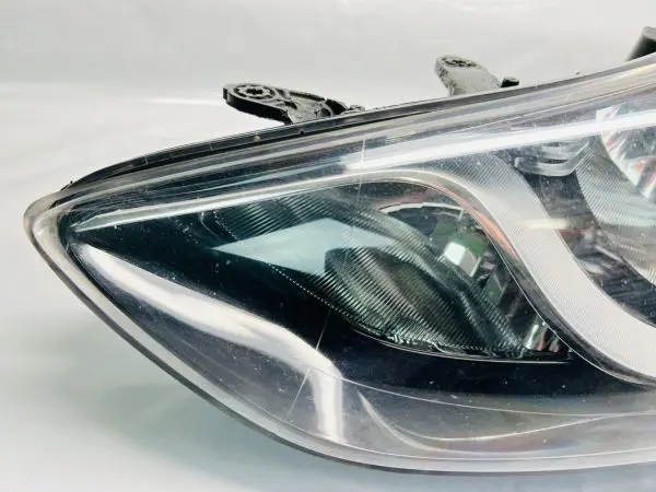 921013X 2011 2012 2013 HYUNDAI ELANTRA FRONT LEFT OEM HEADLIGHT HALOGEN - Image 2