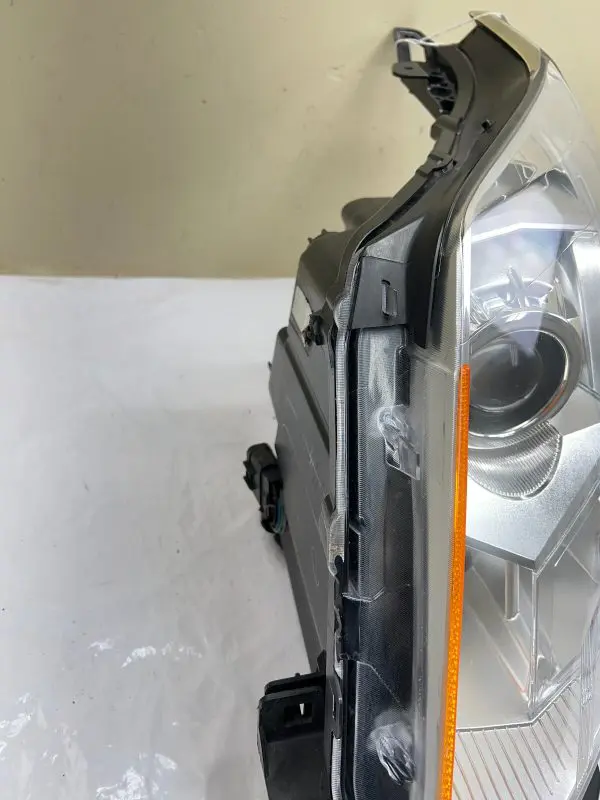 2010 2011 2012 2013 2014 2015 2016 CADILLAC SRX HALOGEN FRONT LEFT OEM HEADLIGHT - Image 19