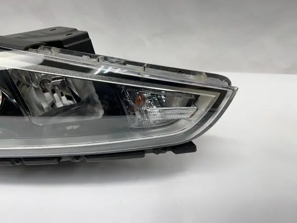 2018 2019 2020 HYUNDAI ELANTRA GT FRONT RIGHT OEM HEADLIGHT 92102-G30 - Image 3