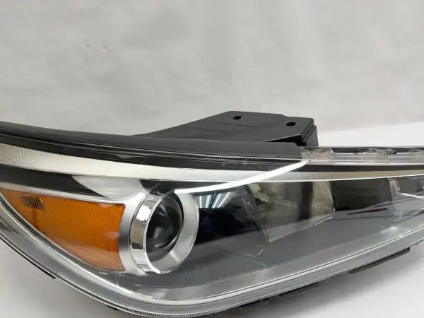 2018 2019 2020 HYUNDAI ELANTRA GT FRONT RIGHT OEM HEADLIGHT 92102-G30 - Image 7