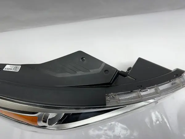2018 2019 2020 HYUNDAI ELANTRA GT FRONT RIGHT OEM HEADLIGHT 92102-G30 - Image 13