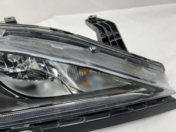 2017 2018 2019 2020 chrysler pacifica halogen led front right oem headlight - Image 3