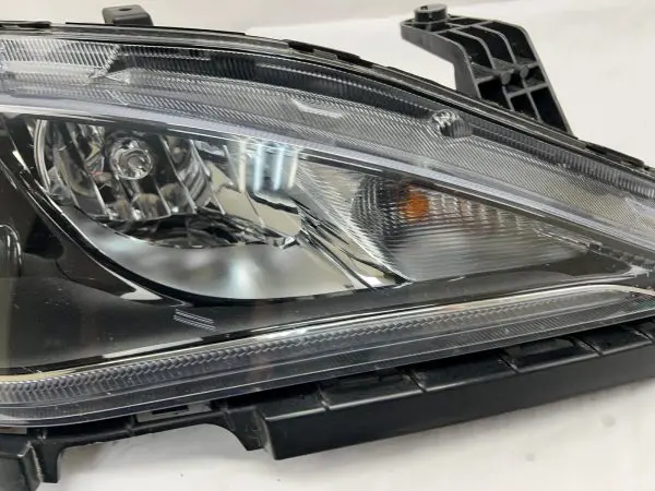2017 2018 2019 2020 chrysler pacifica halogen led front right oem headlight - Image 4