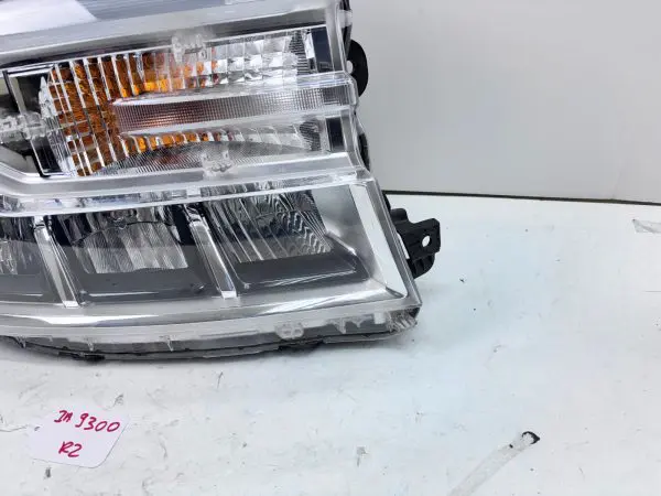 NZ6B13E014BH  2022 2023 2024 FORD MAVERICK LED FRONT RIGHT OEM HEADLIGHT - Image 2